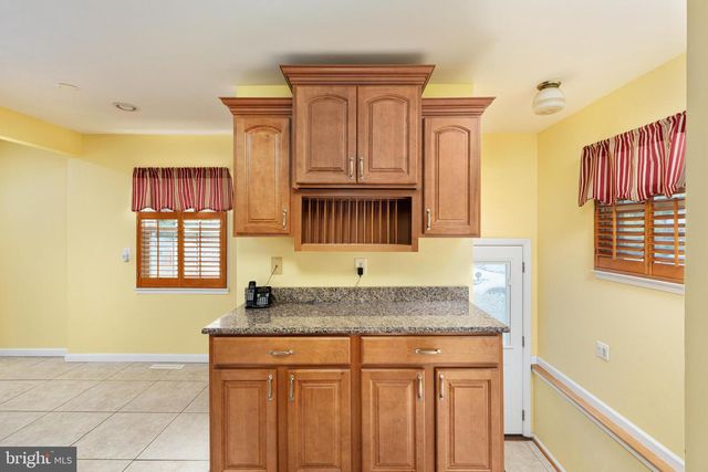 3419 BEECHCRAFT DR, Alexandria, VA 22306