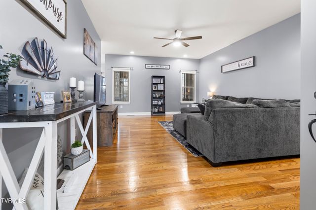 14707 Village Loop, Abingdon, VA 24210