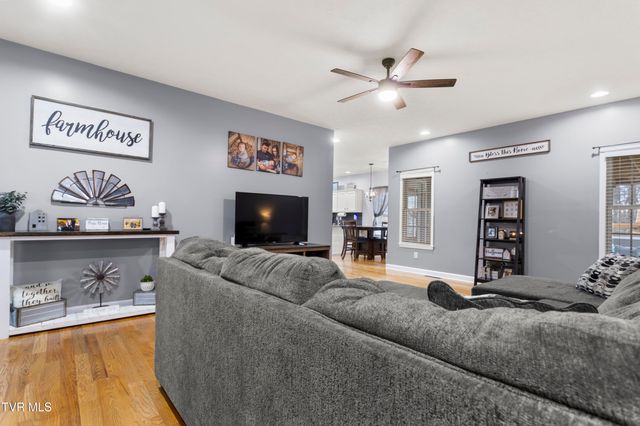 14707 Village Loop, Abingdon, VA 24210