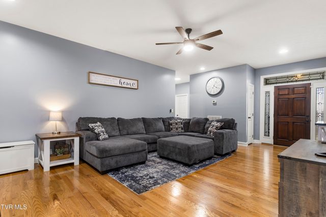 14707 Village Loop, Abingdon, VA 24210