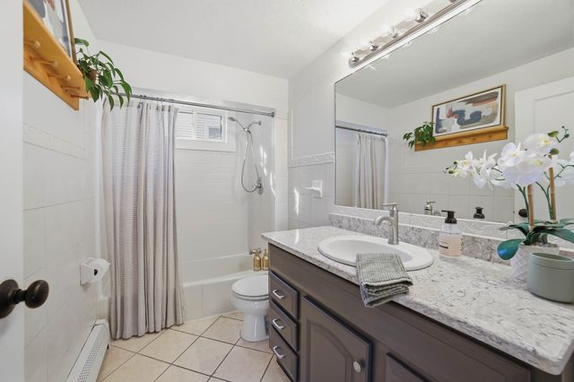 194 Whitmarsh Ave, Worcester, MA 01606