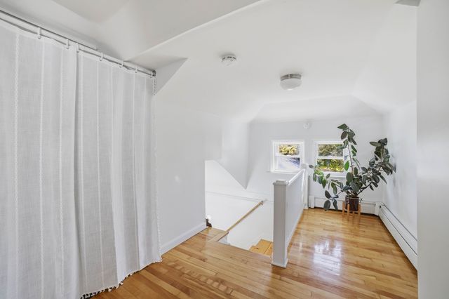 194 Whitmarsh Ave, Worcester, MA 01606