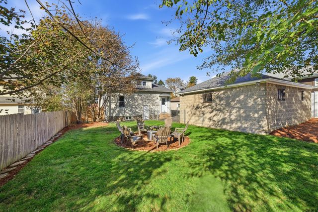 194 Whitmarsh Ave, Worcester, MA 01606