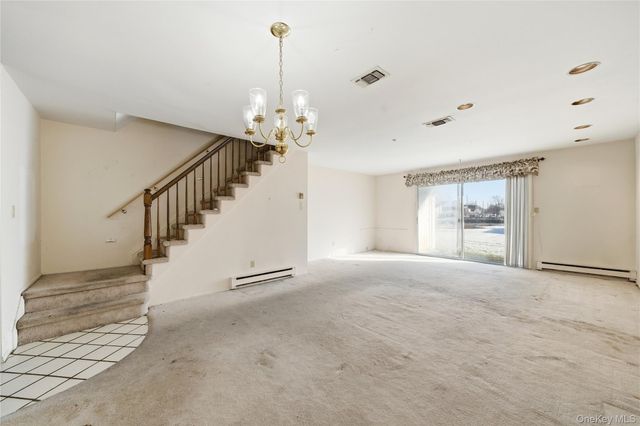 170 Harbor S, Amityville, NY 11701