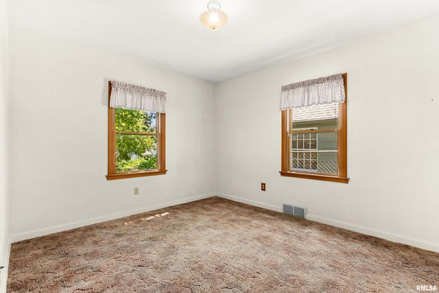 4134 N CHELSEA Place, Peoria, IL 61614