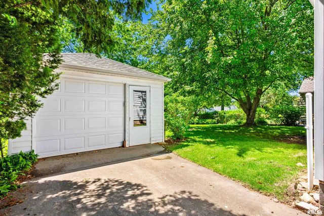 4134 N CHELSEA Place, Peoria, IL 61614