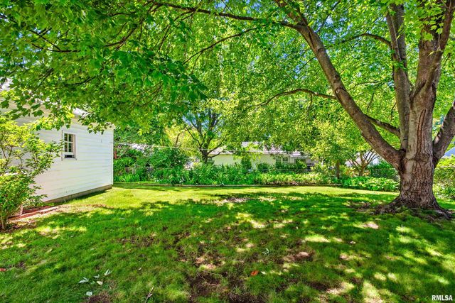 4134 N CHELSEA Place, Peoria, IL 61614