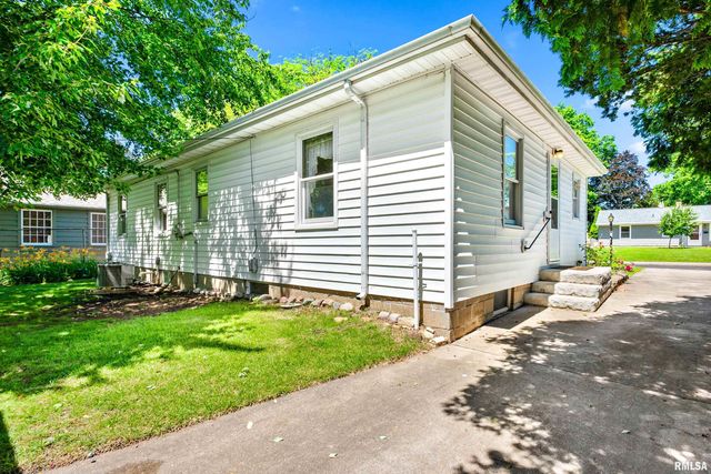 4134 N CHELSEA Place, Peoria, IL 61614