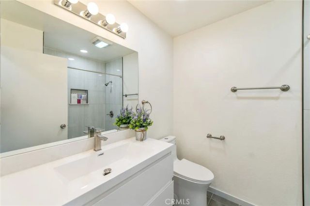 14732 Del Amo C, Tustin, CA 92780