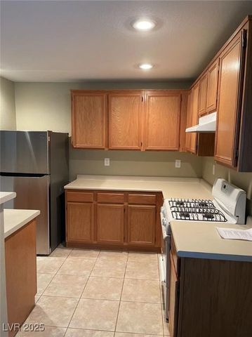 541 MAYFAIR WALK Avenue, Las Vegas, NV 89178