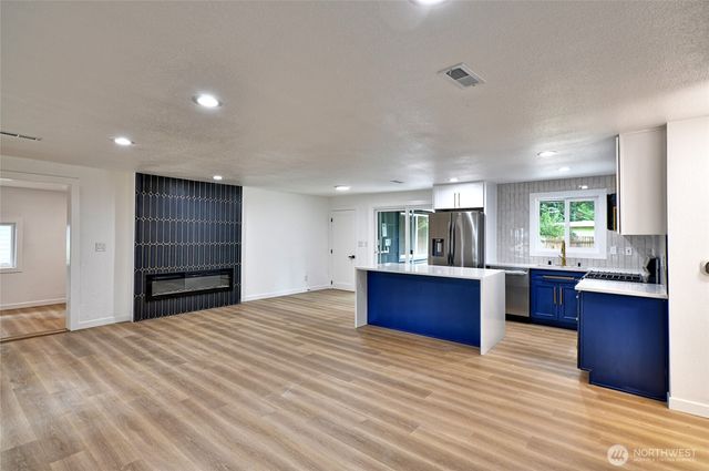 22705 58th Avenue W, Mountlake Terrace, WA 98043