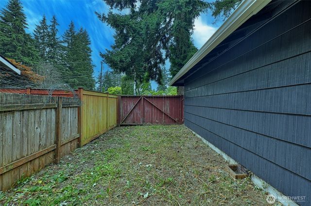 22705 58th Avenue W, Mountlake Terrace, WA 98043