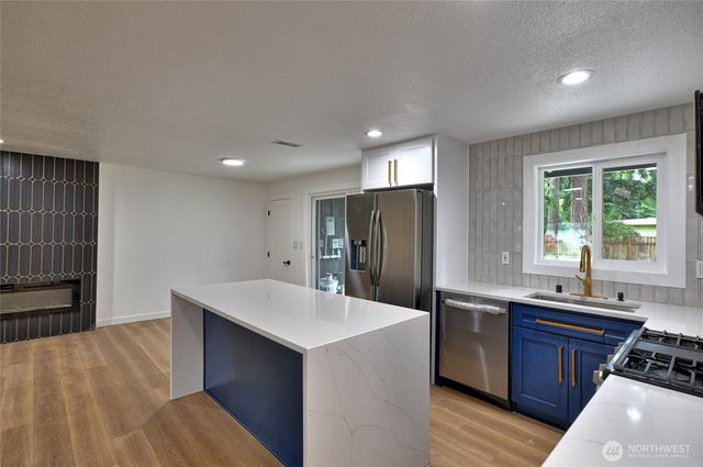 22705 58th Avenue W, Mountlake Terrace, WA 98043