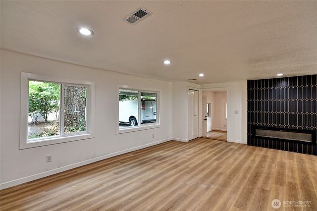 22705 58th Avenue W, Mountlake Terrace, WA 98043