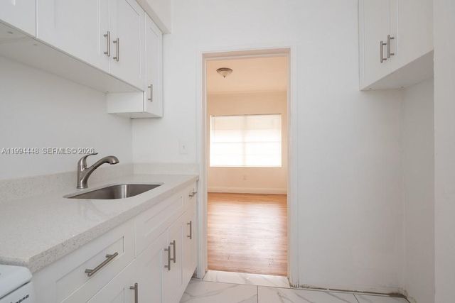 974 Biarritz Dr 15, Miami Beach, FL 33141