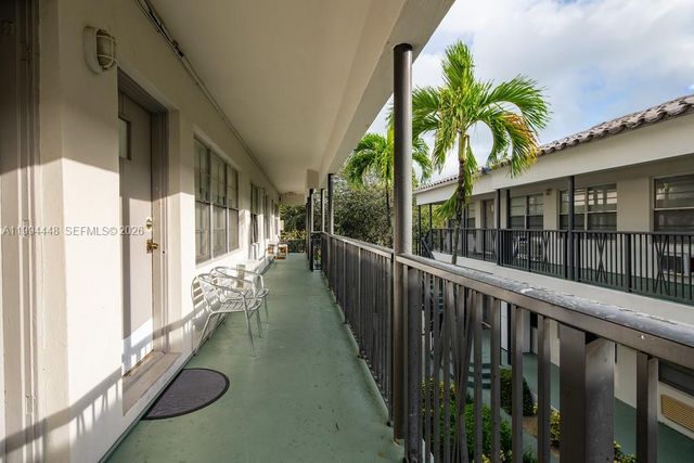 974 Biarritz Dr 15, Miami Beach, FL 33141