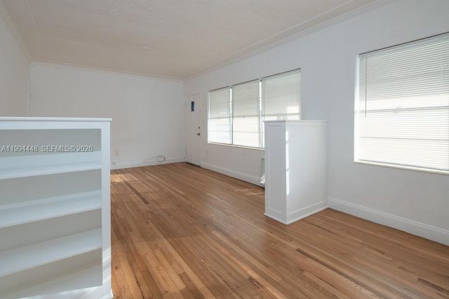 974 Biarritz Dr 15, Miami Beach, FL 33141