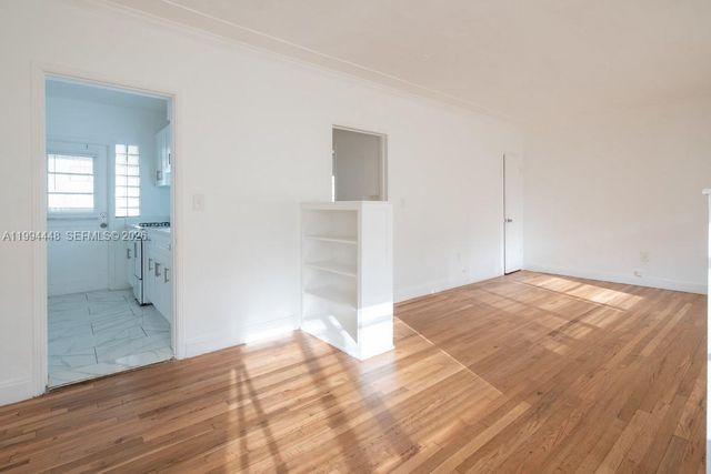 974 Biarritz Dr 15, Miami Beach, FL 33141