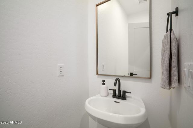 3606 S SWAN Drive, Gilbert, AZ 85297