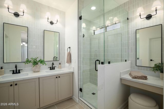 3606 S SWAN Drive, Gilbert, AZ 85297