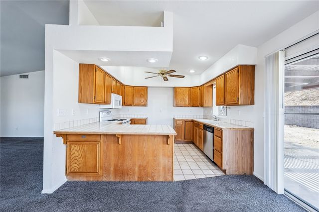 2524 S Ridge Avenue, Bullhead City, AZ 86429