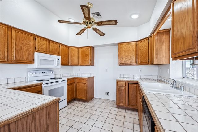 2524 S Ridge Avenue, Bullhead City, AZ 86429