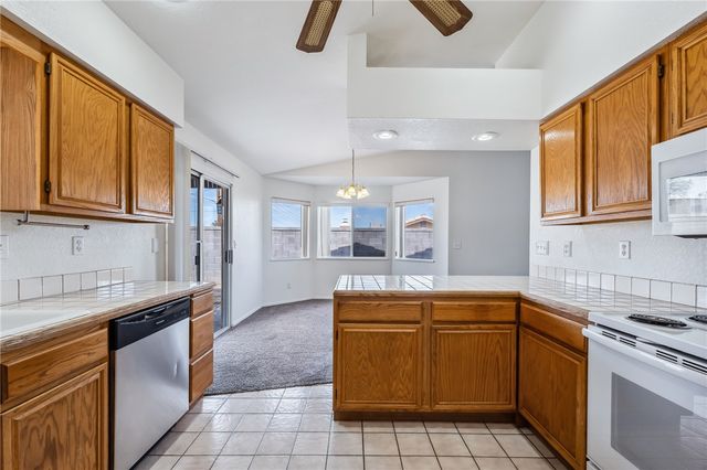 2524 S Ridge Avenue, Bullhead City, AZ 86429