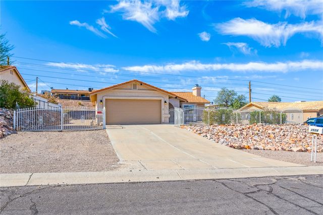 2524 S Ridge Avenue, Bullhead City, AZ 86429