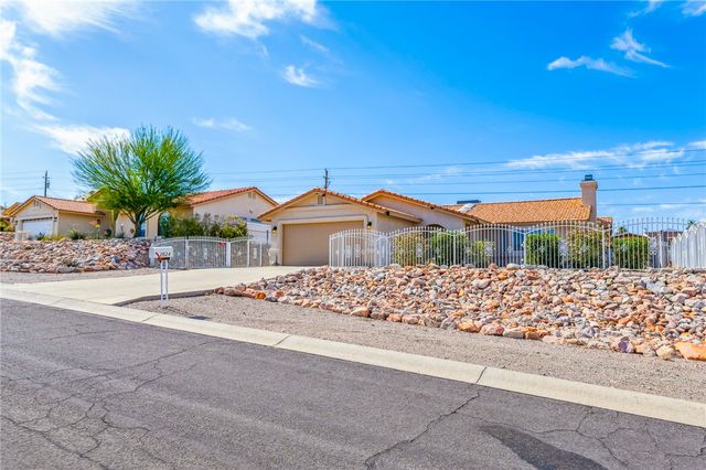 2524 S Ridge Avenue, Bullhead City, AZ 86429