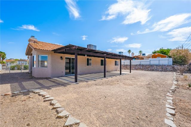 2524 S Ridge Avenue, Bullhead City, AZ 86429