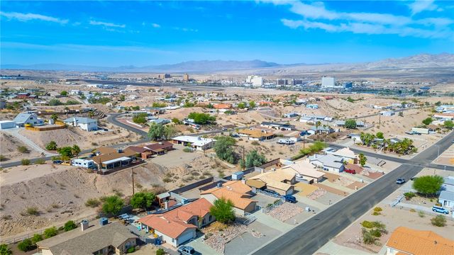 2524 S Ridge Avenue, Bullhead City, AZ 86429