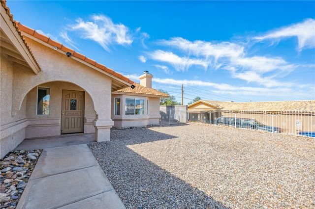2524 S Ridge Avenue, Bullhead City, AZ 86429