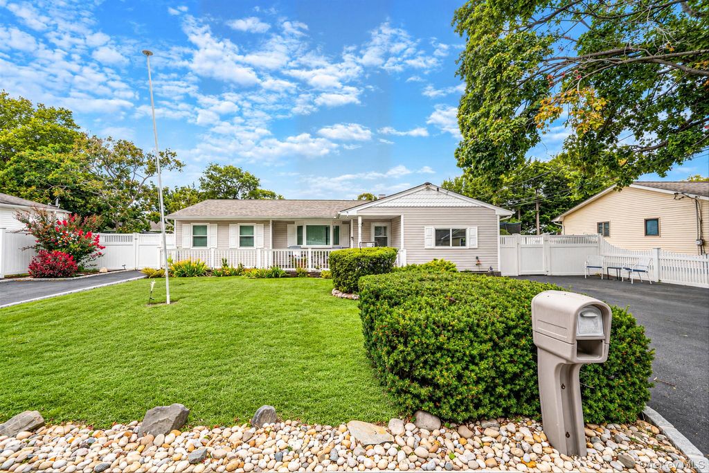 179 Ford Street, Holbrook, NY 11741 — exterior