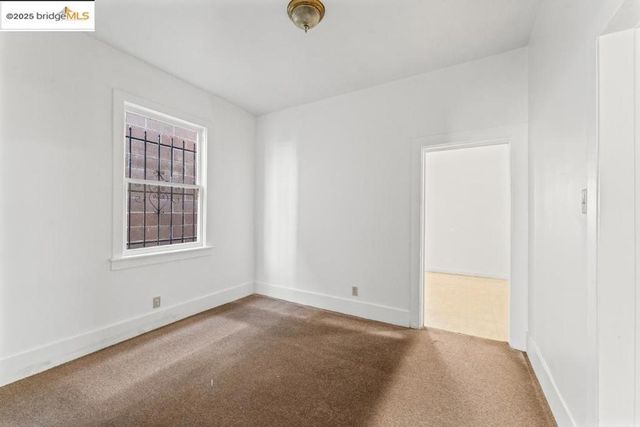 811 W Grand Ave, Oakland, CA 94607