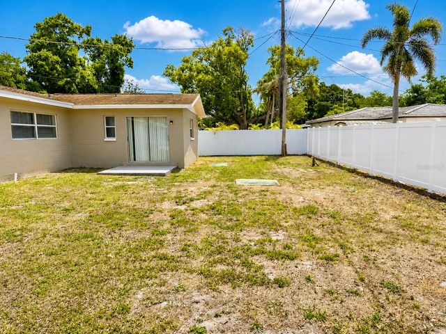 5650 47TH AVENUE N, Kenneth City, FL 33709