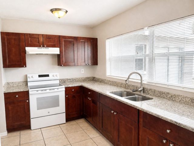 5650 47TH AVENUE N, Kenneth City, FL 33709