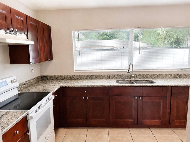 5650 47TH AVENUE N, Kenneth City, FL 33709