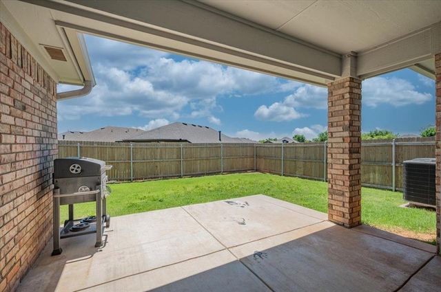 12824 NW 4th Terrace, Yukon, OK 73099