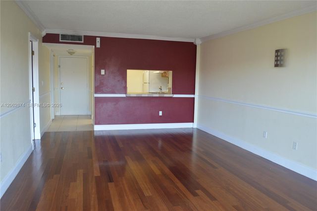 9320 Fontainebleau Blvd 609, Miami, FL 33172