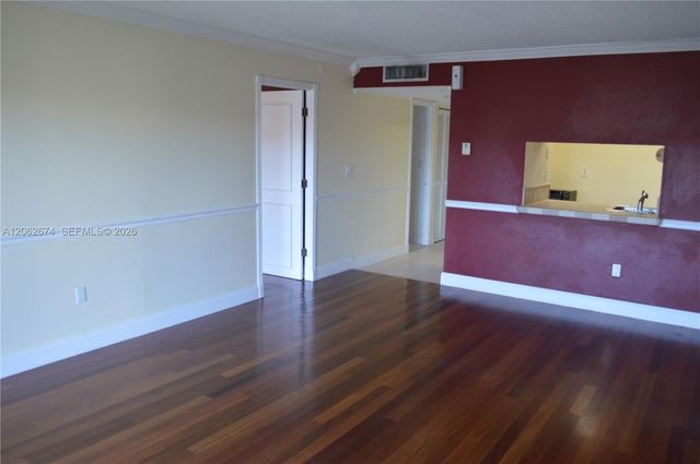 9320 Fontainebleau Blvd 609, Miami, FL 33172