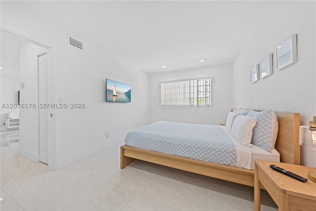 251 172nd St 321, Sunny Isles Beach, FL 33160