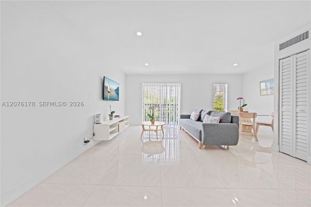 251 172nd St 321, Sunny Isles Beach, FL 33160