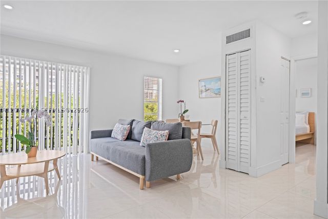 251 172nd St 321, Sunny Isles Beach, FL 33160