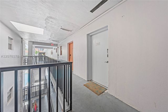 251 172nd St 321, Sunny Isles Beach, FL 33160