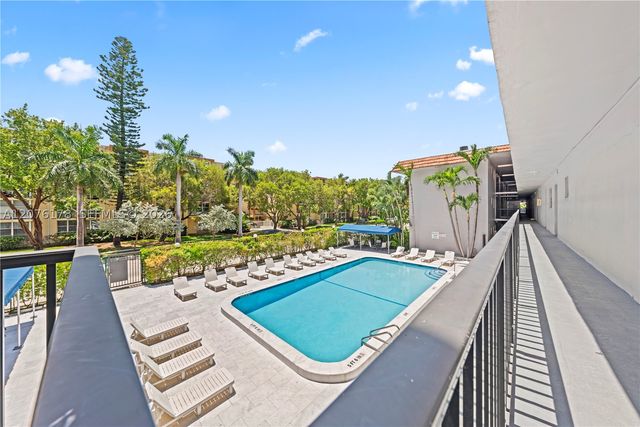 251 172nd St 321, Sunny Isles Beach, FL 33160