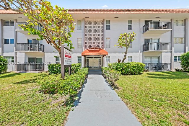 251 172nd St 321, Sunny Isles Beach, FL 33160