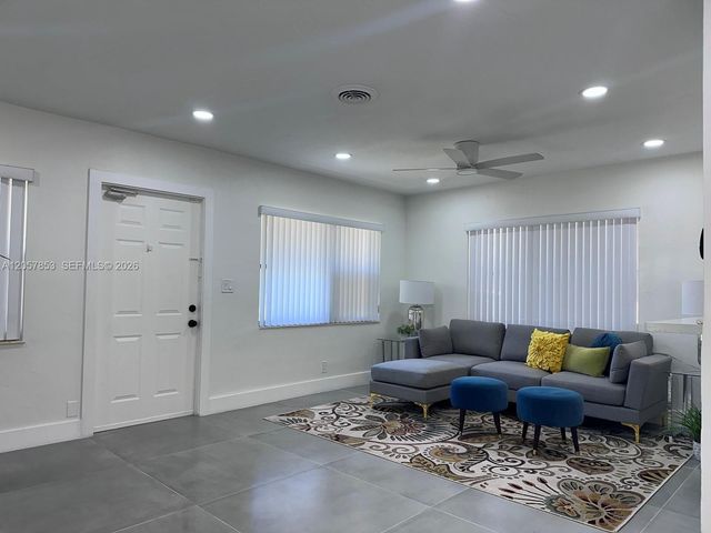 1628 NW 8th Ave, Fort Lauderdale, FL 33311