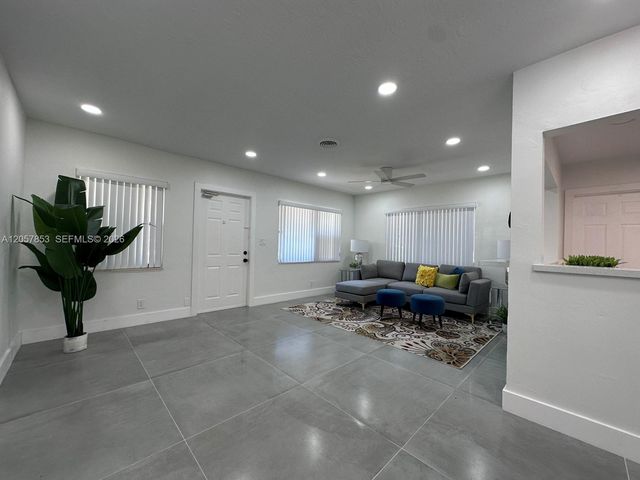 1628 NW 8th Ave, Fort Lauderdale, FL 33311