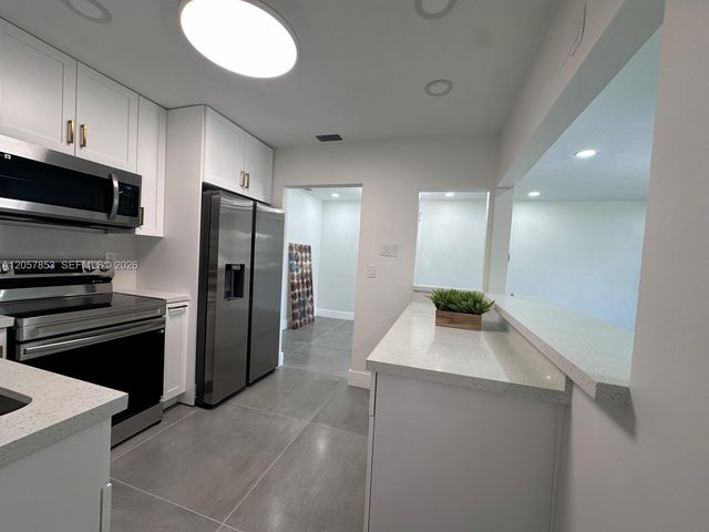 1628 NW 8th Ave, Fort Lauderdale, FL 33311