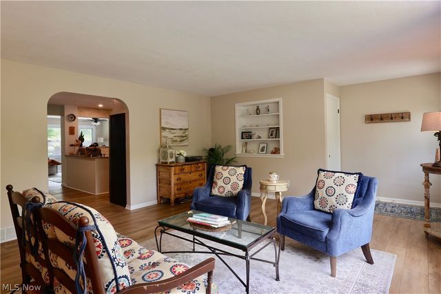 241 High Street, Chagrin Falls, OH 44022